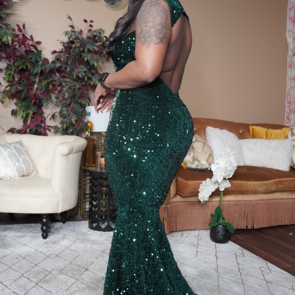 Green handmade event dress - Picture 4 of 5